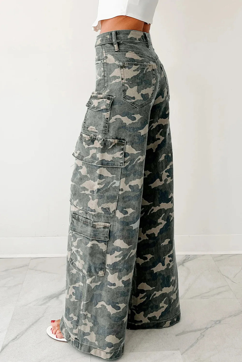 Pantalon cargo large en jean camouflage vert